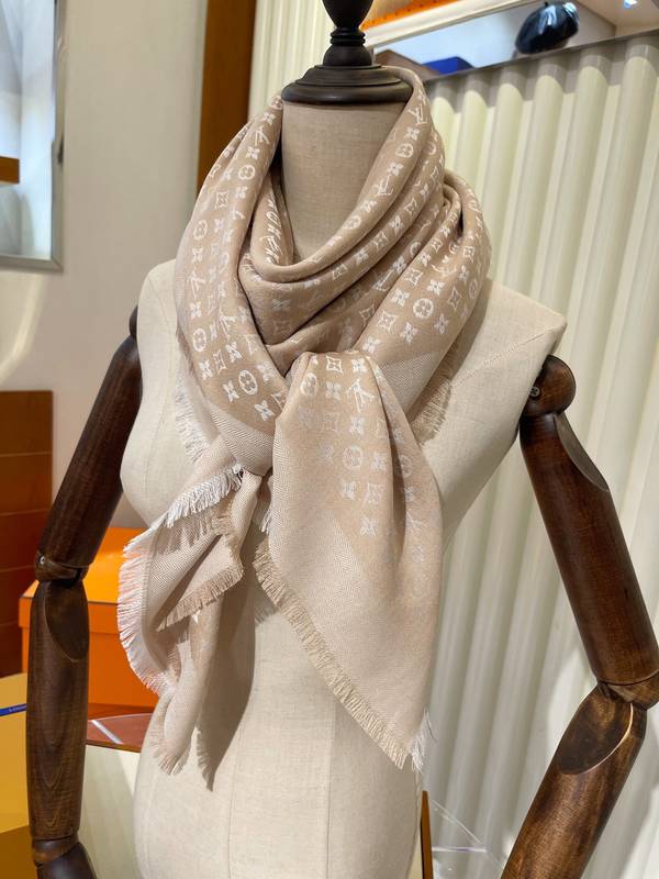 Louis Vuitton Scarf LVC00542